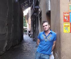 Morrissey Slams Label, Airs Dirty Laundry Online